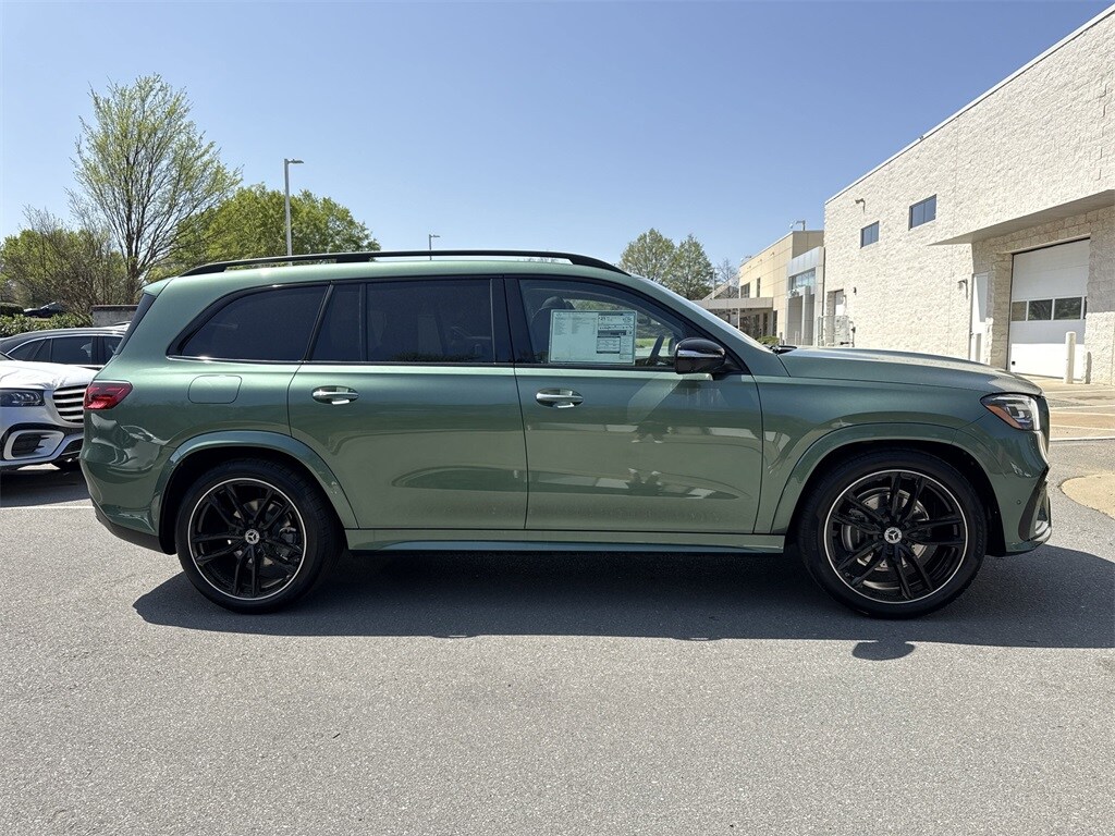 2025 Mercedes Benz GLS 450 4MATIC photo 2