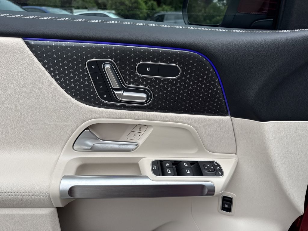2025 Mercedes-Benz GLB Base - Photo 24