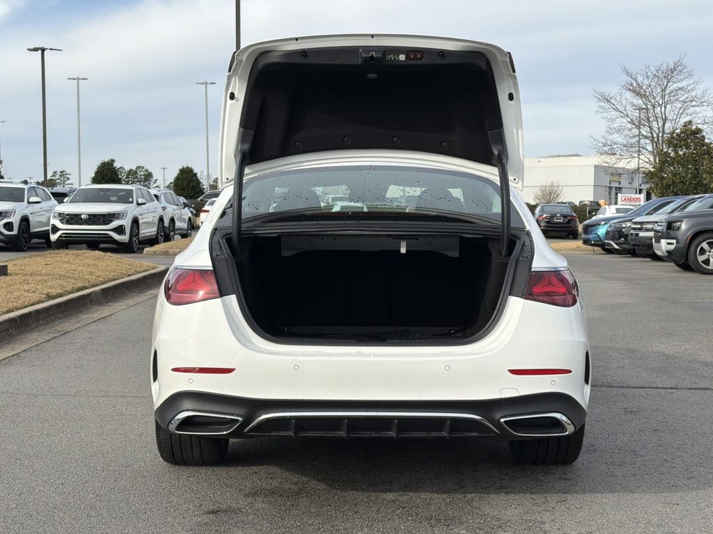 2025 Mercedes-Benz E-Class E350 - Photo 15