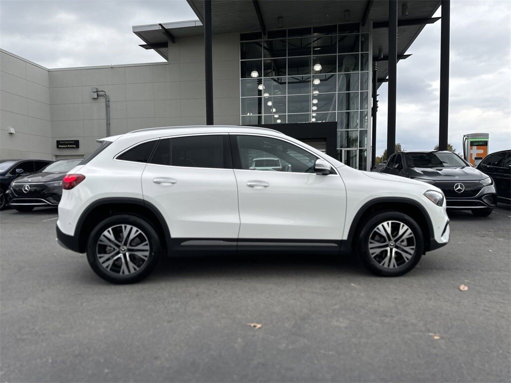 2025 Mercedes Benz GLA 250 photo 2