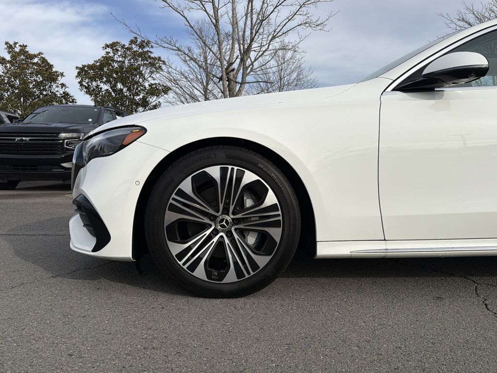 2025 Mercedes-Benz E-Class E350 - Photo 9