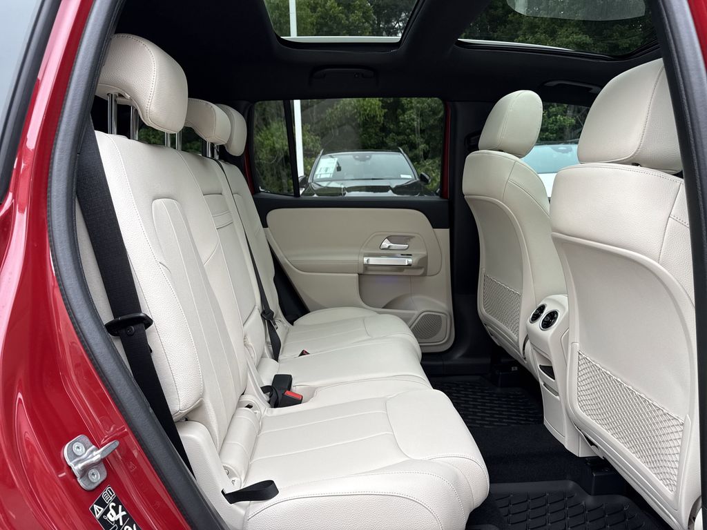 2025 Mercedes-Benz GLB Base - Photo 17