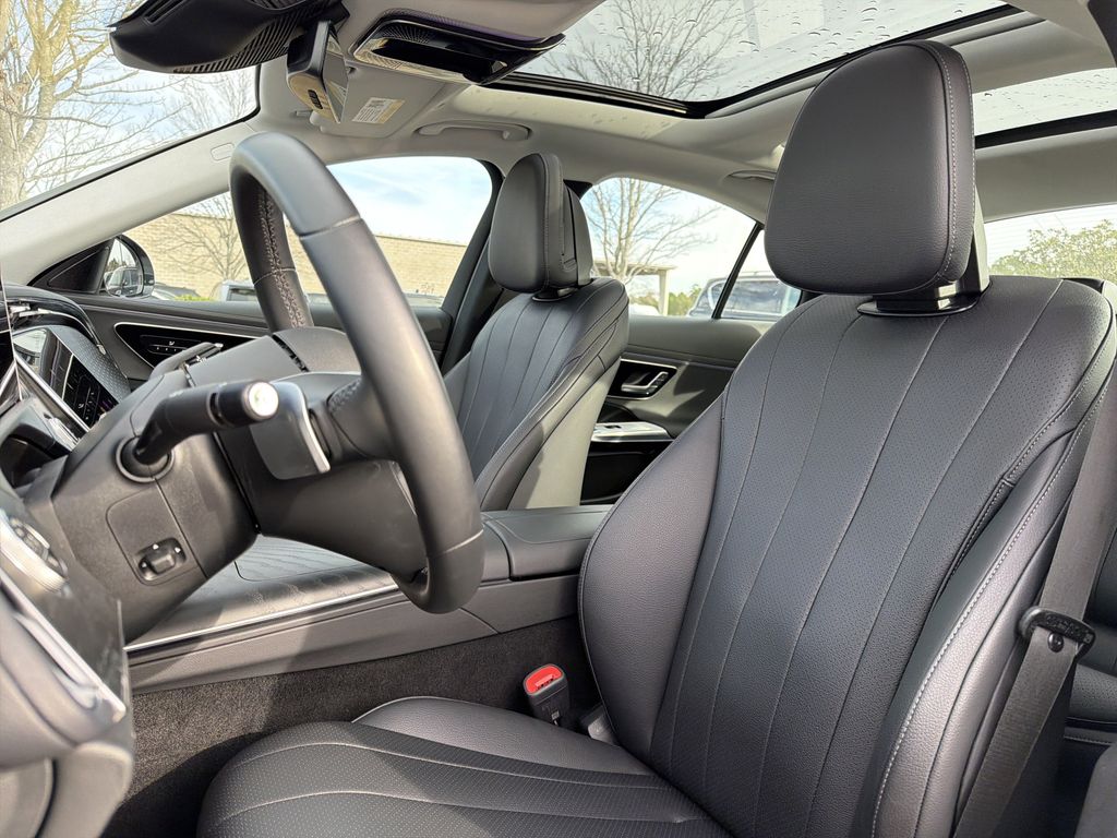 2025 Mercedes-Benz E-Class E350 - Photo 12