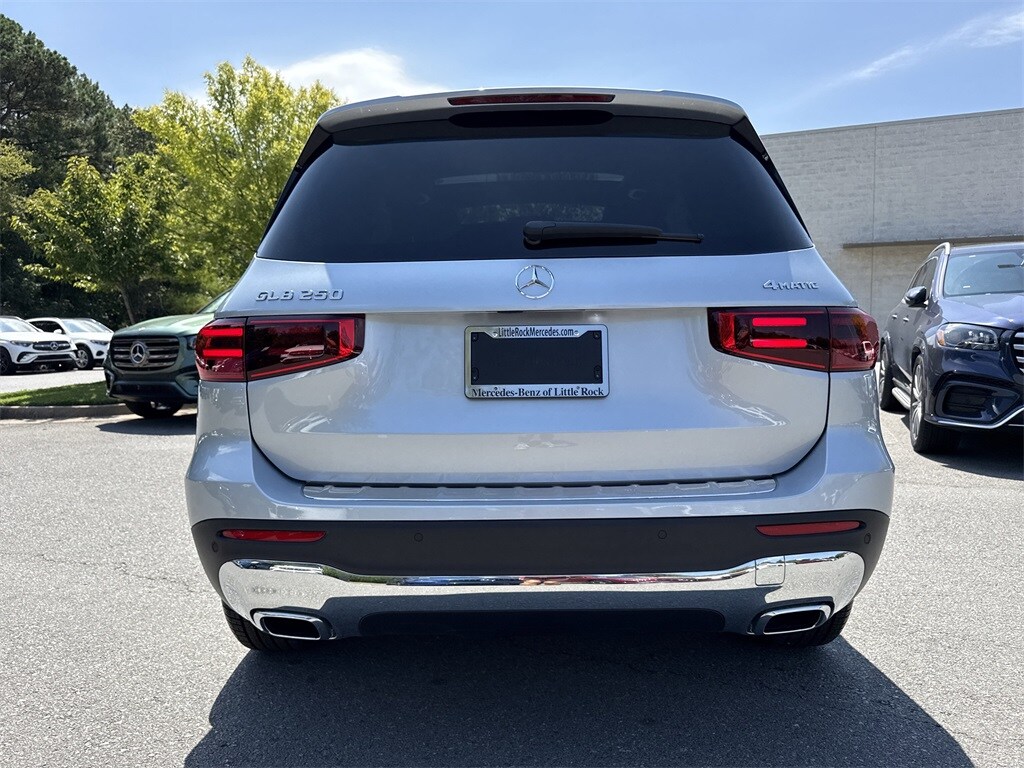2026 Mercedes Benz GLB 250 4MATIC photo 3