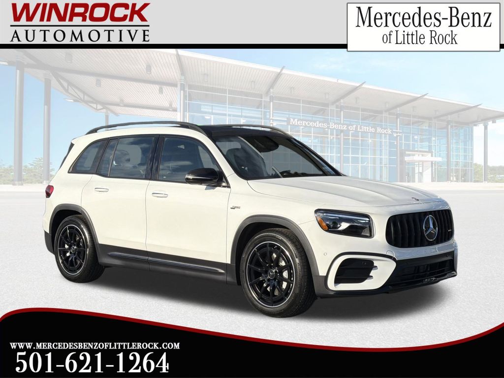 2026 Mercedes-Benz GLB GLB 35 AMG 4MATIC's photo
