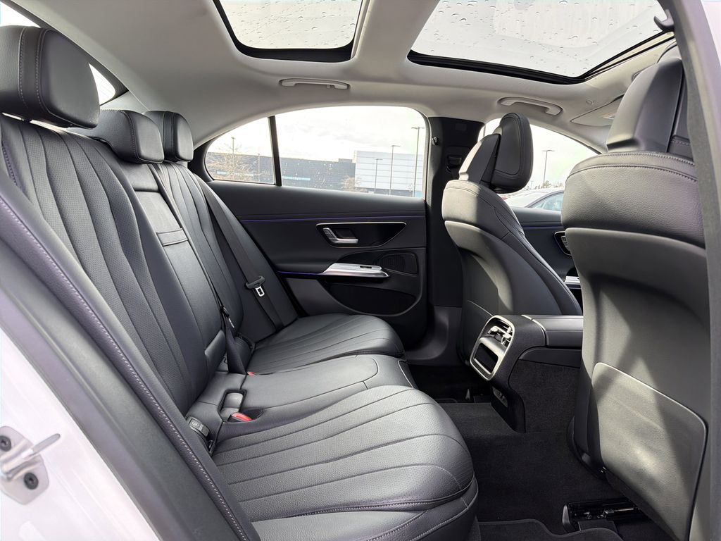 2025 Mercedes-Benz E-Class E350 - Photo 17