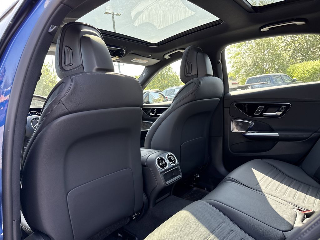 2025 Mercedes-Benz C-Class Sedan C 300 - Photo 13