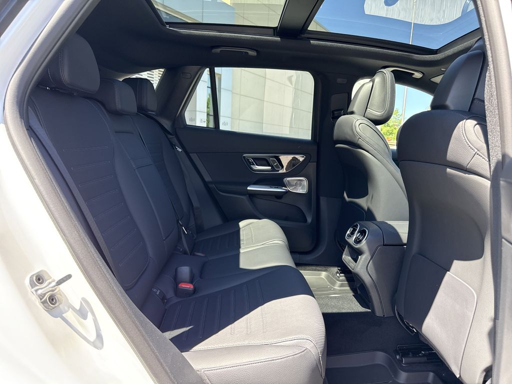 2025 Mercedes-Benz GLC Base - Photo 17