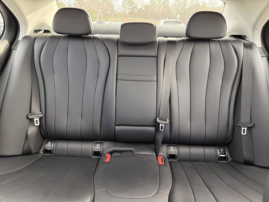 2025 Mercedes-Benz E-Class E350 - Photo 31