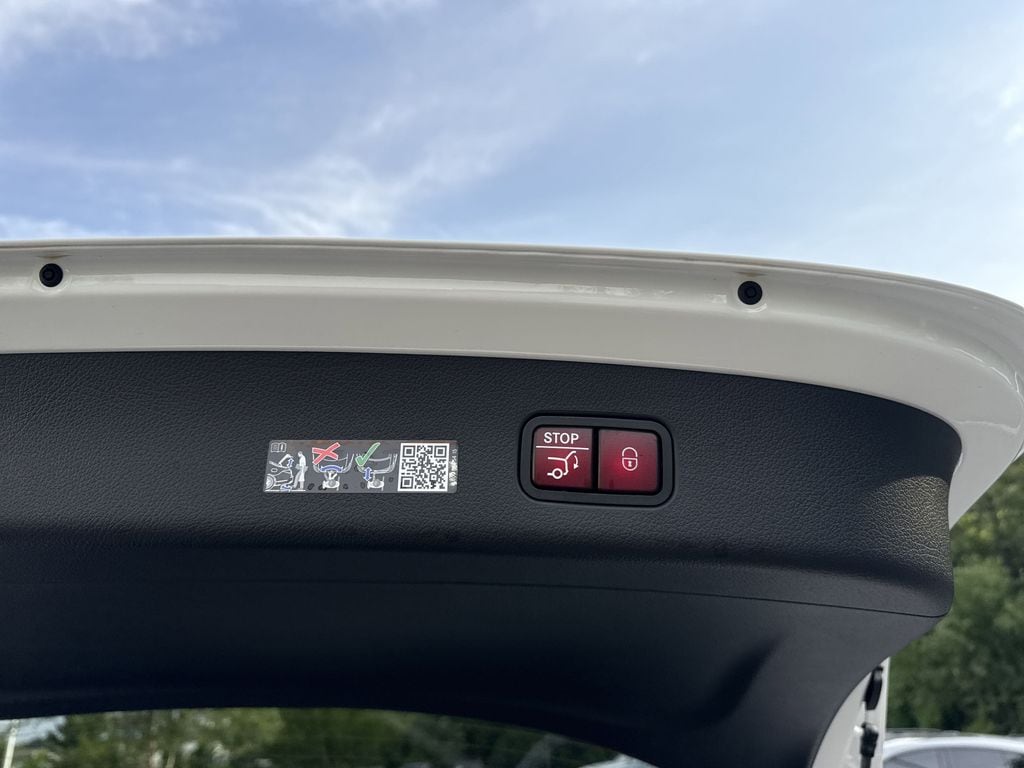 2025 Mercedes-Benz GLC Base - Photo 16