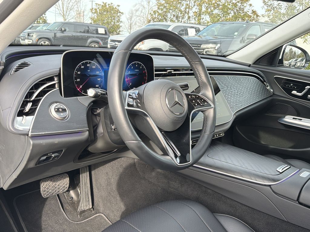 2025 Mercedes-Benz E-Class E350 - Photo 10