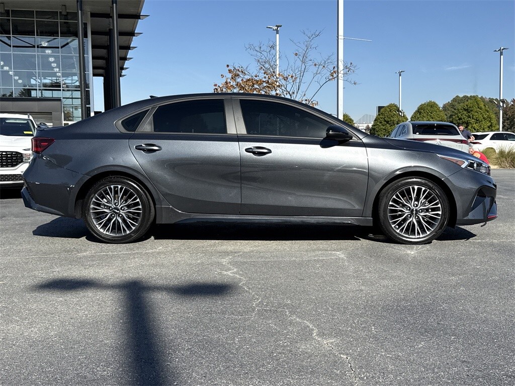2024 Kia Forte GT-Line photo 2