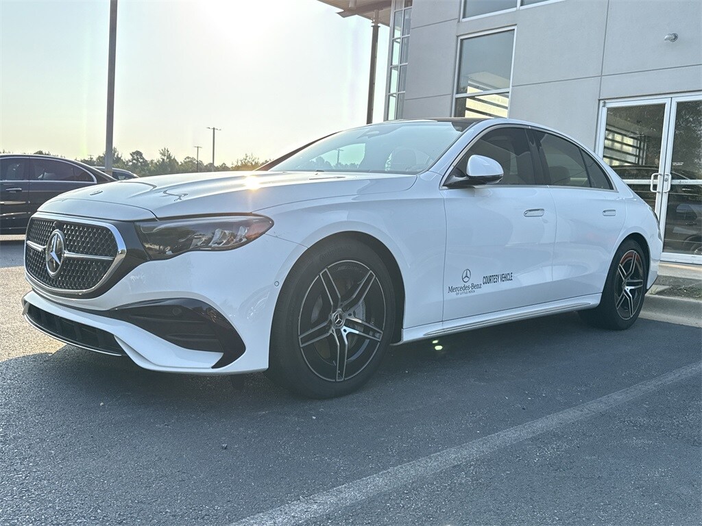2025 Mercedes Benz E 450 4MATIC photo 3