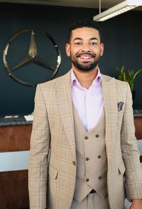 Staff member Devon Fuqua from 7df13f06ceb8