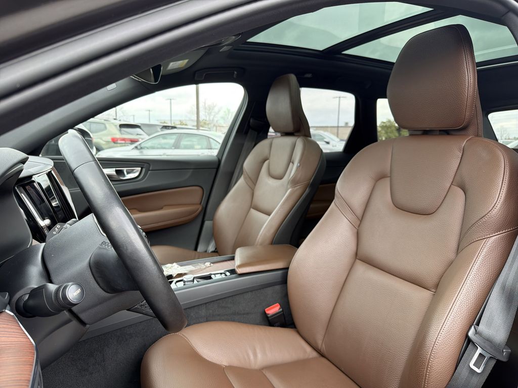 2023 Volvo XC60 Plus - Photo 12