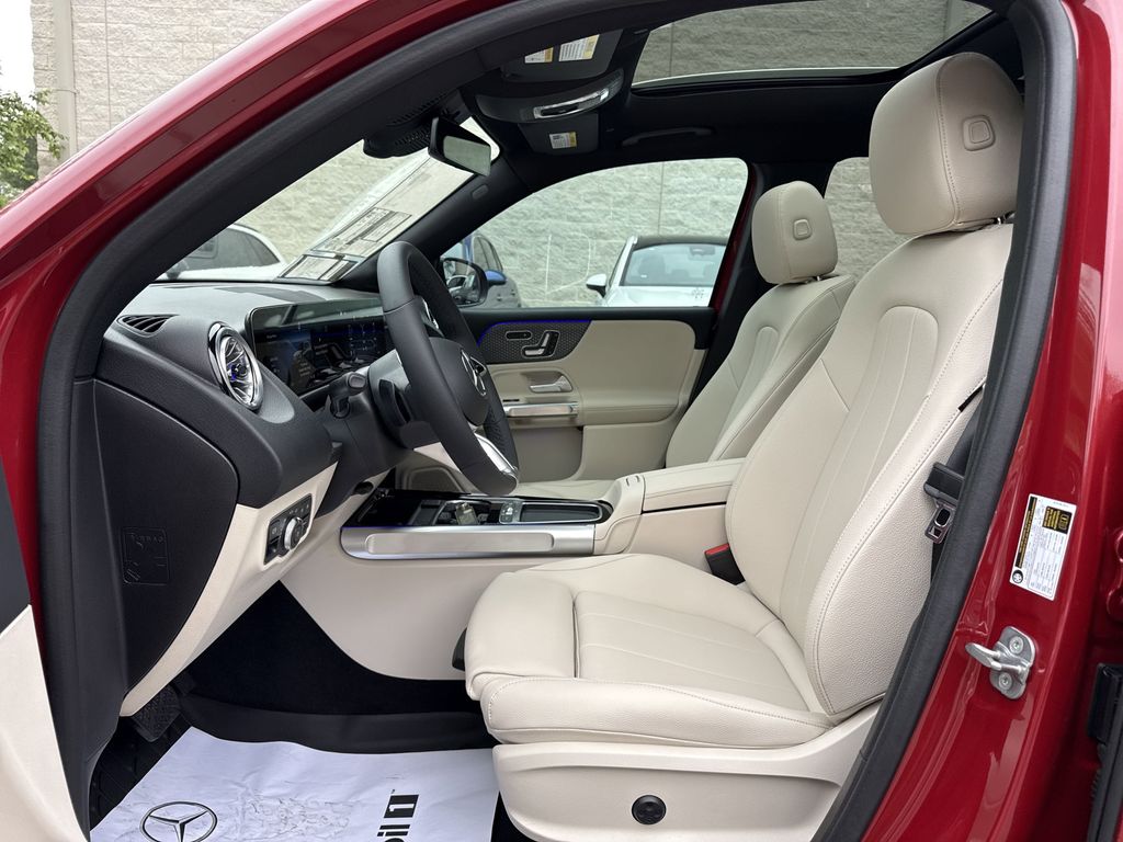 2025 Mercedes-Benz GLB Base - Photo 11