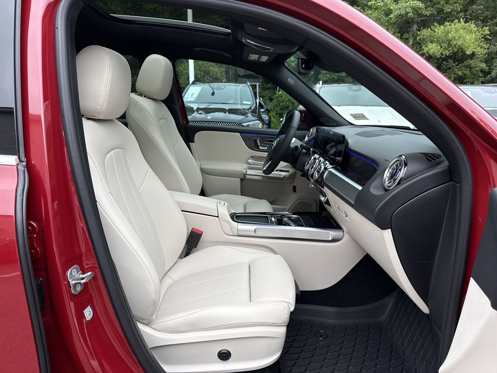 2025 Mercedes-Benz GLB Base - Photo 20