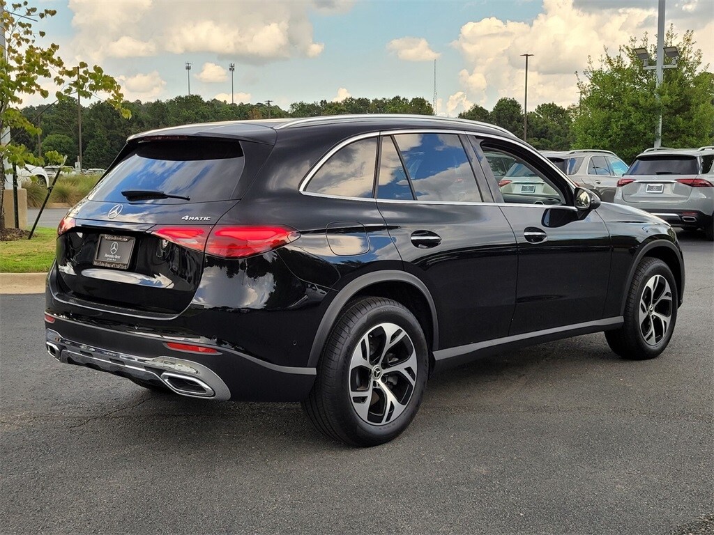 2025 Mercedes Benz GLC 350e photo 2