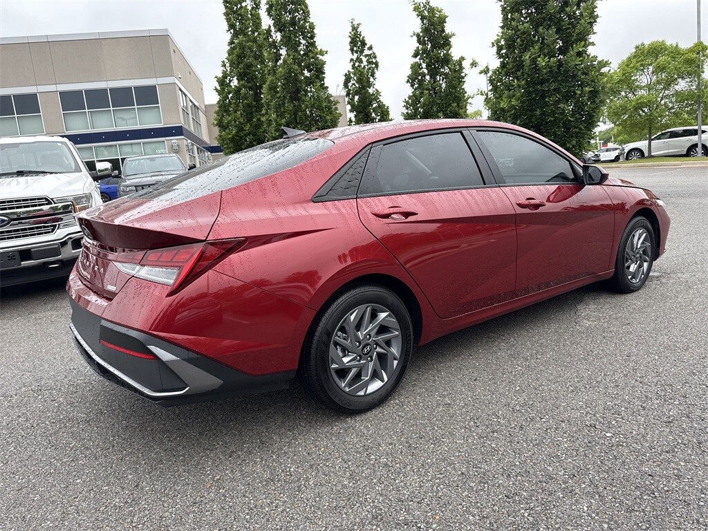 2024 Hyundai Elantra Hybrid Blue photo 2