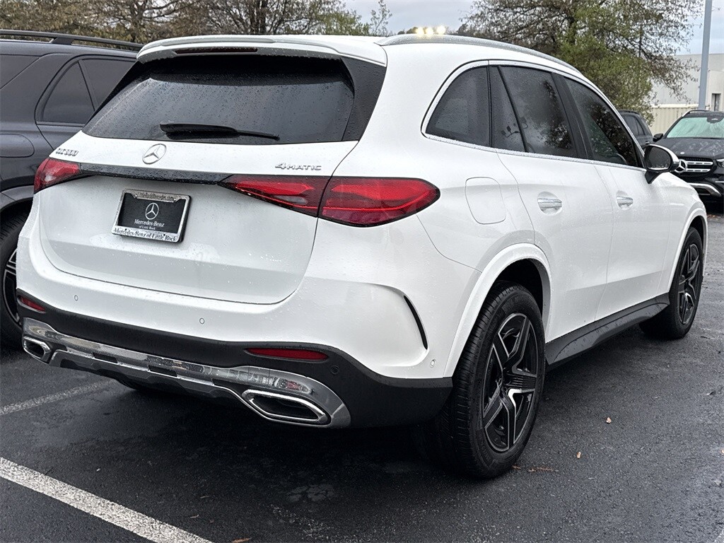 2025 Mercedes Benz GLC 300 4MATIC photo 4