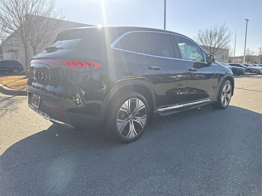 2025 Mercedes Benz EQE-Class SUV photo 2