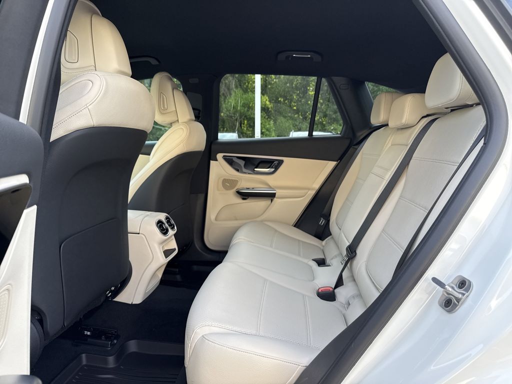 2025 Mercedes-Benz GLC Base - Photo 14