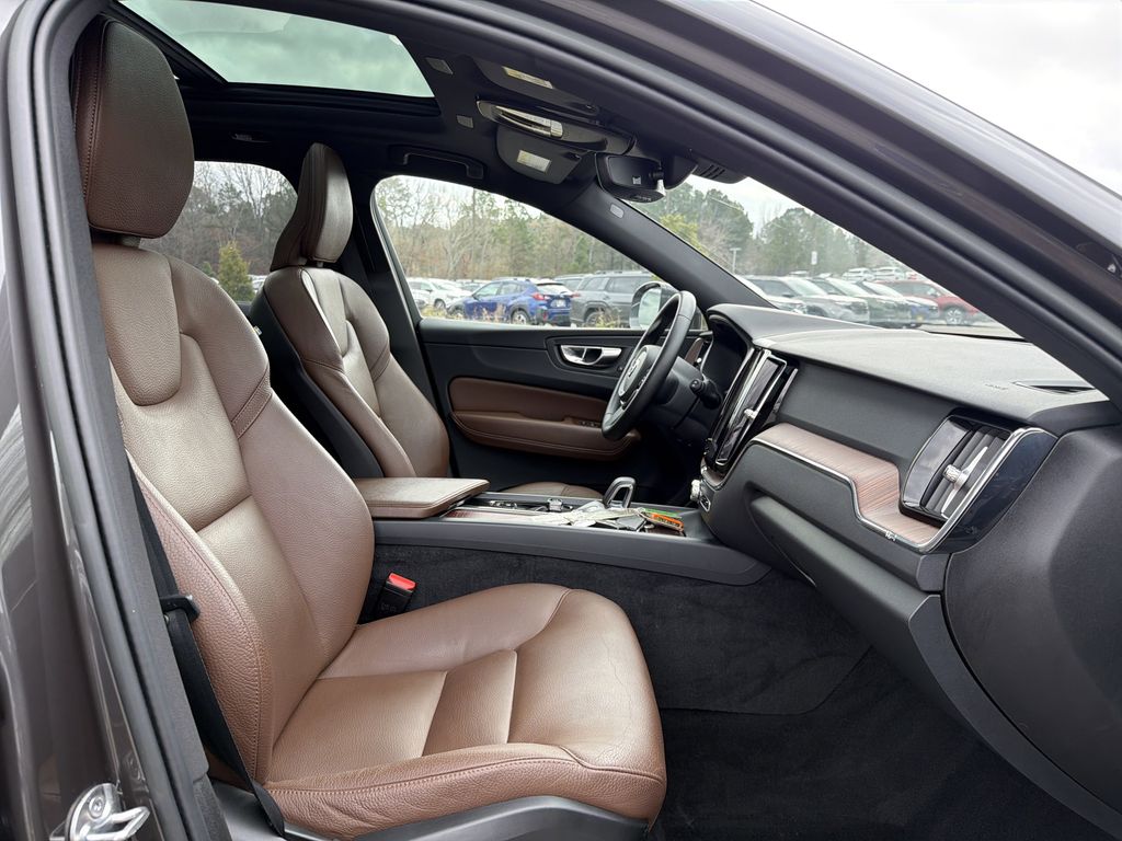 2023 Volvo XC60 Plus - Photo 19