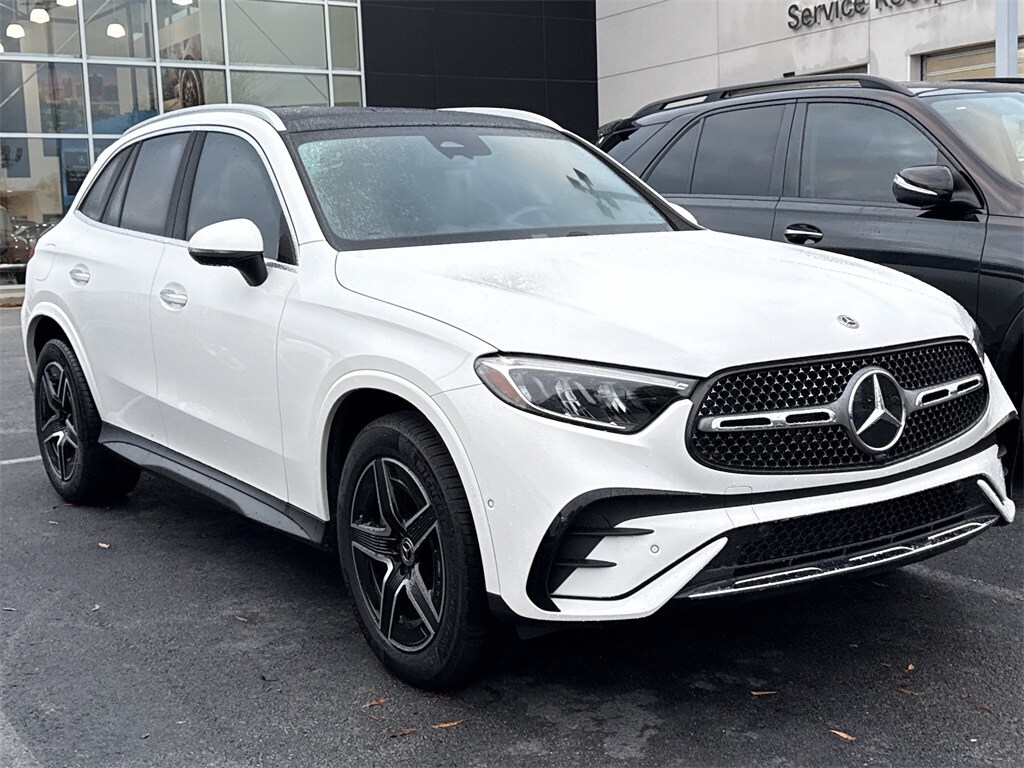 2025 Mercedes Benz GLC 300 4MATIC photo 3