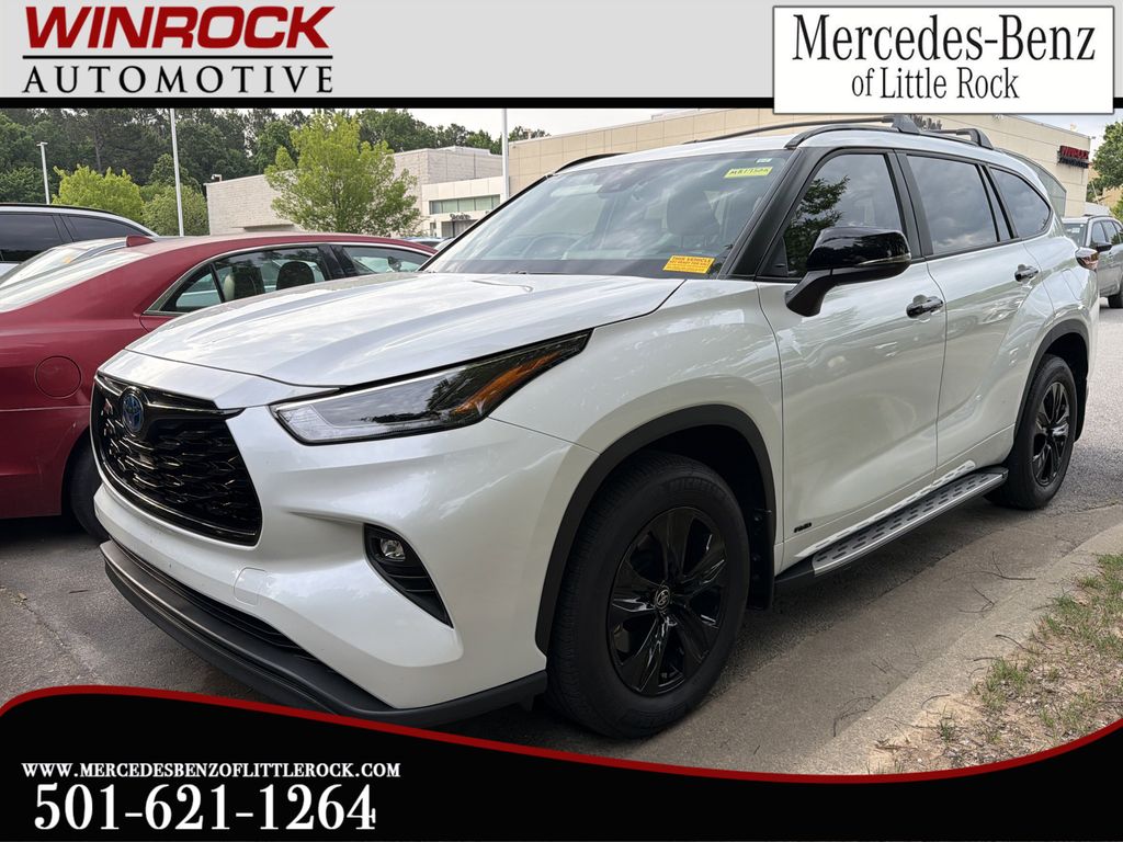 2024 Toyota Highlander Hybrid XLE Nightshade AWD's photo