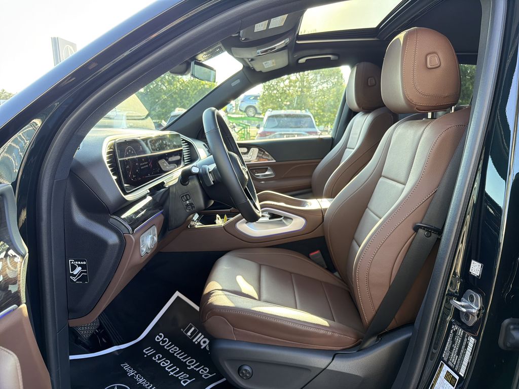 2025 Mercedes-Benz GLE GLE450 - Photo 11