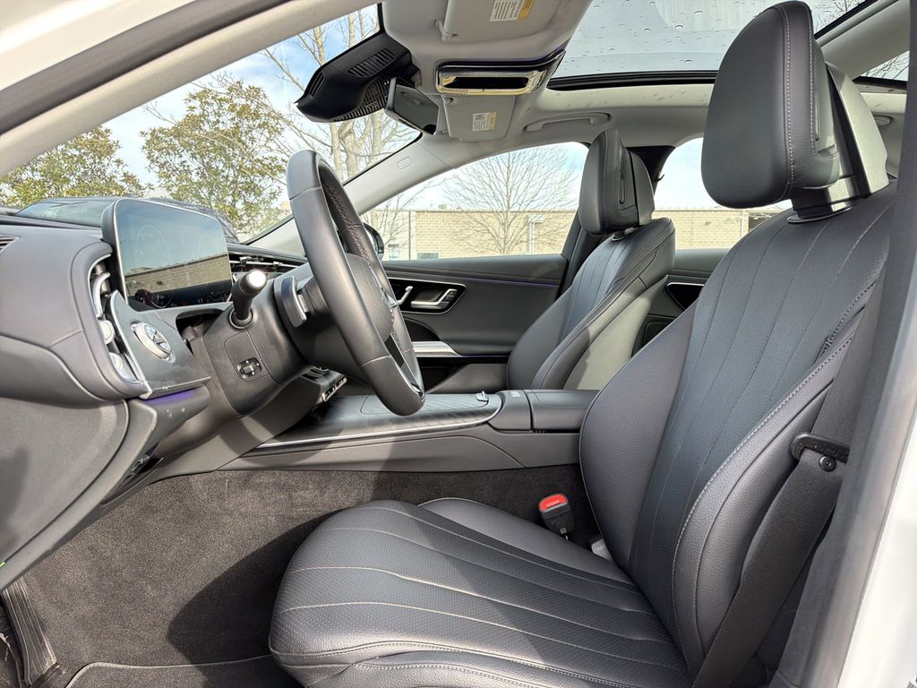 2025 Mercedes-Benz E-Class E350 - Photo 11