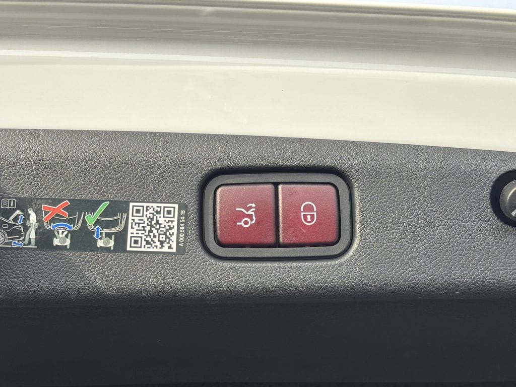 2025 Mercedes-Benz E-Class E350 - Photo 16