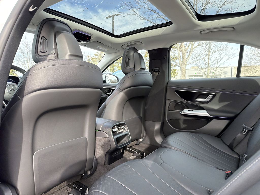 2025 Mercedes-Benz E-Class E350 - Photo 13