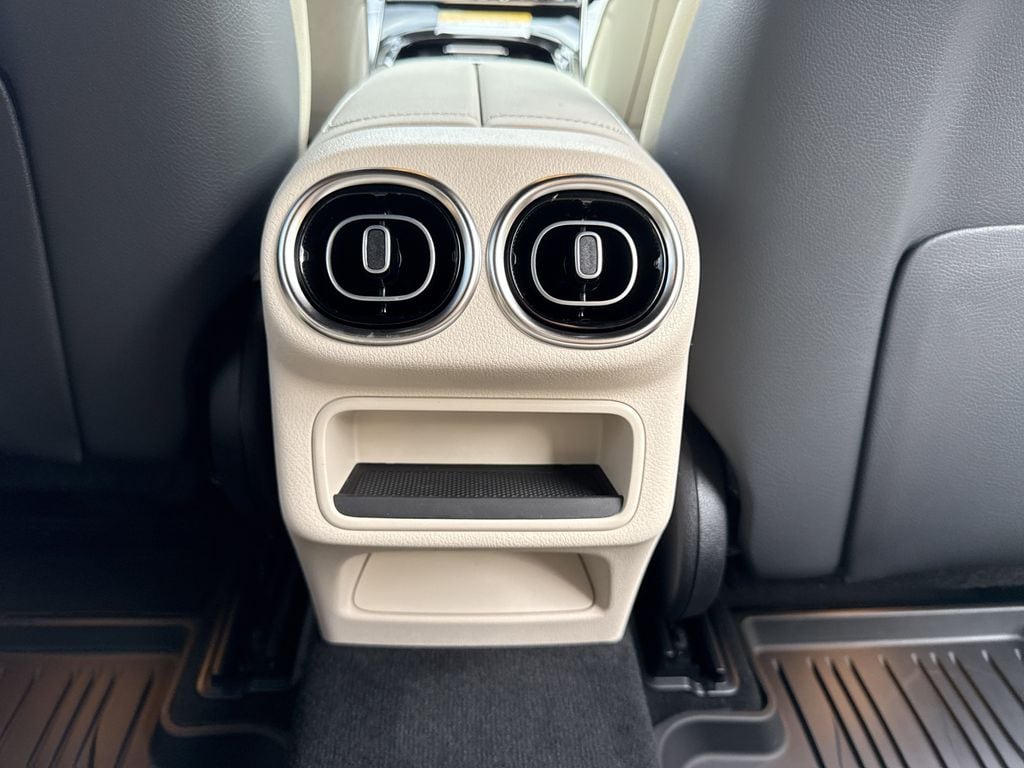 2025 Mercedes-Benz GLC Base - Photo 24