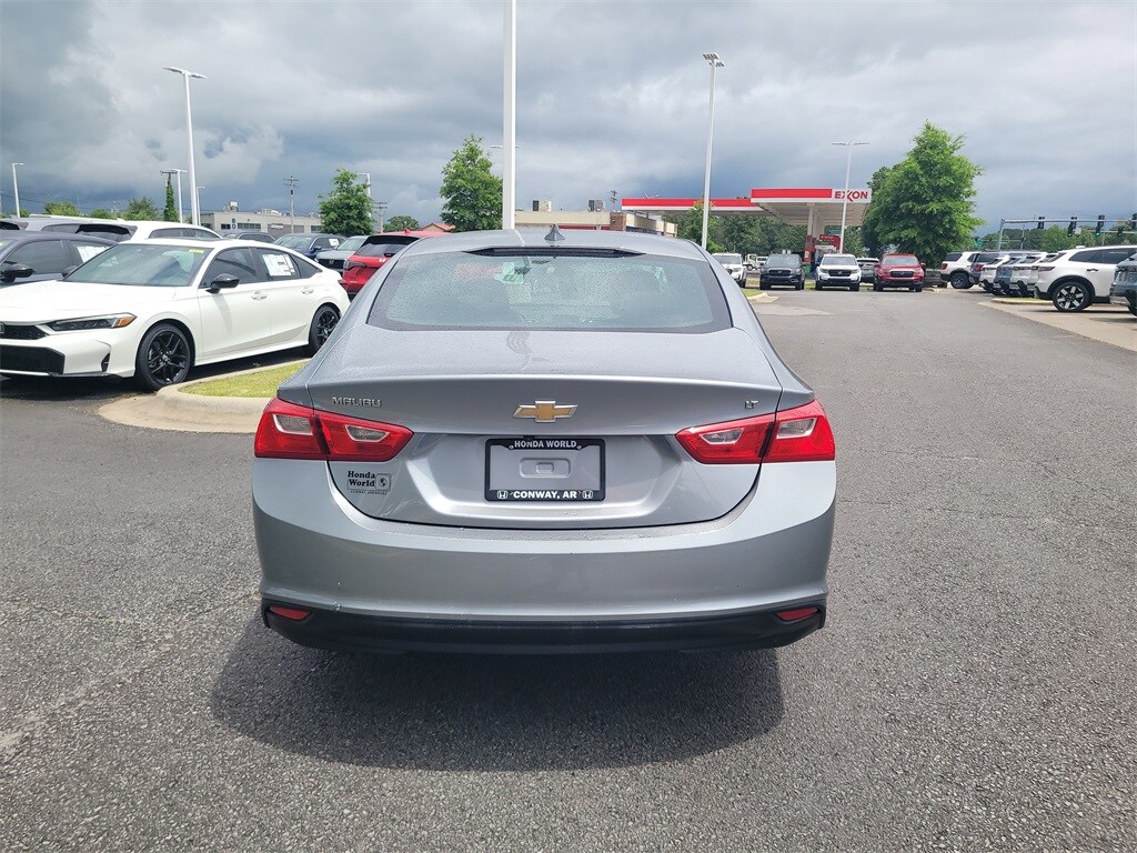 2023 Chevrolet Malibu 1LT photo 2
