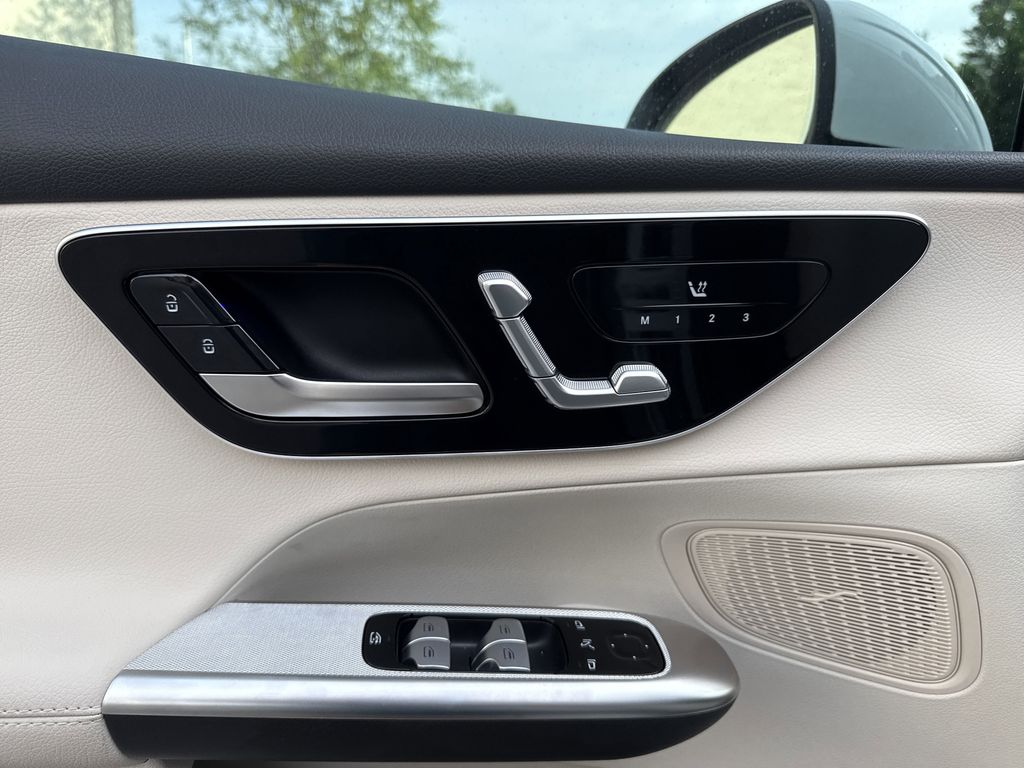 2025 Mercedes-Benz GLC Base - Photo 25