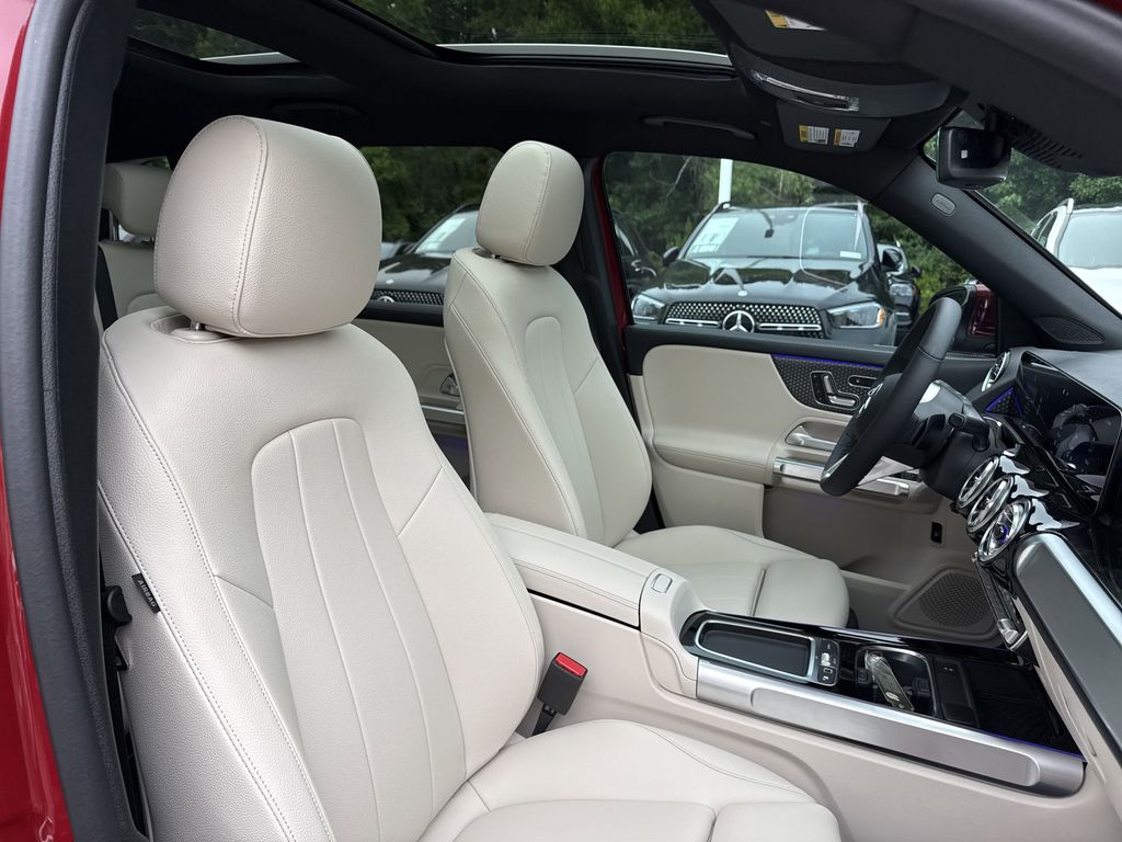 2025 Mercedes-Benz GLB Base - Photo 19