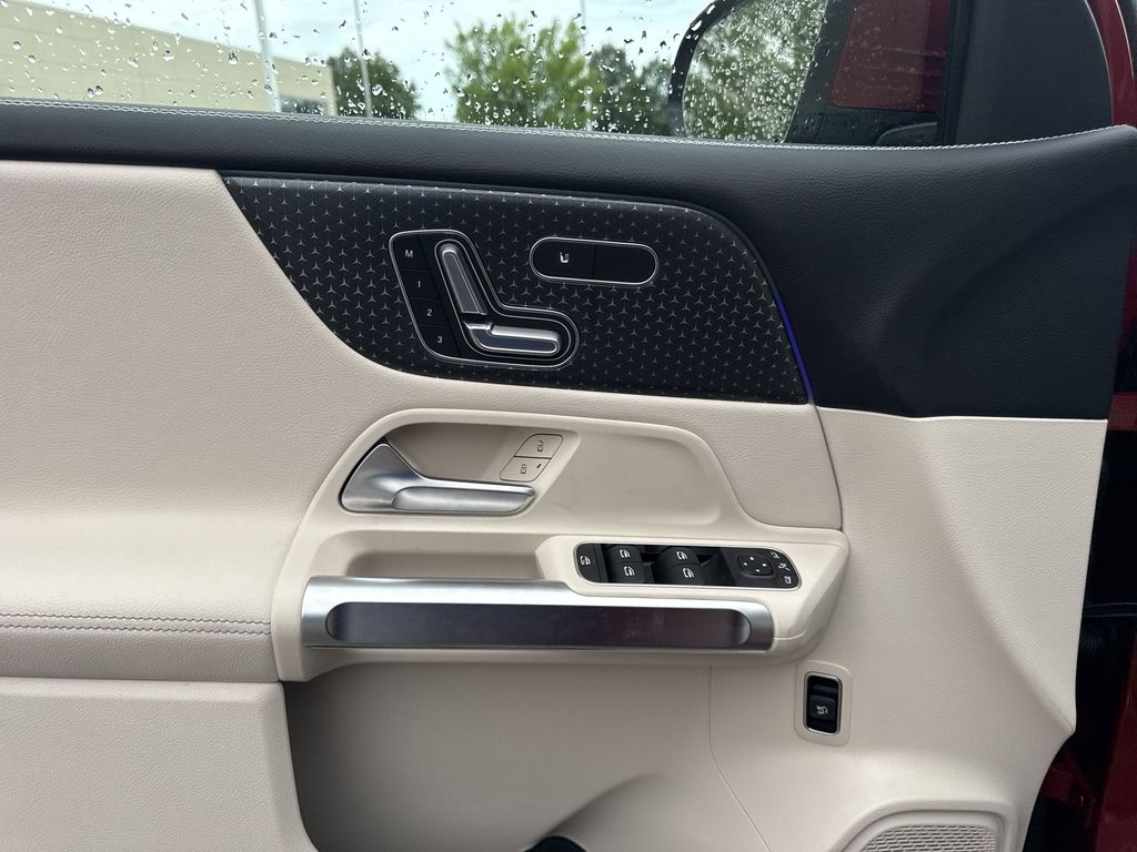2025 Mercedes-Benz GLB Base - Photo 24