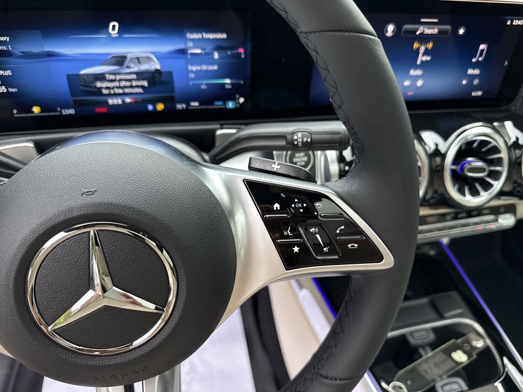 2025 Mercedes-Benz GLB Base - Photo 27
