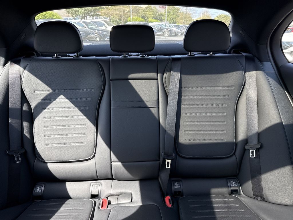 2025 Mercedes-Benz C-Class Sedan C 300 - Photo 34