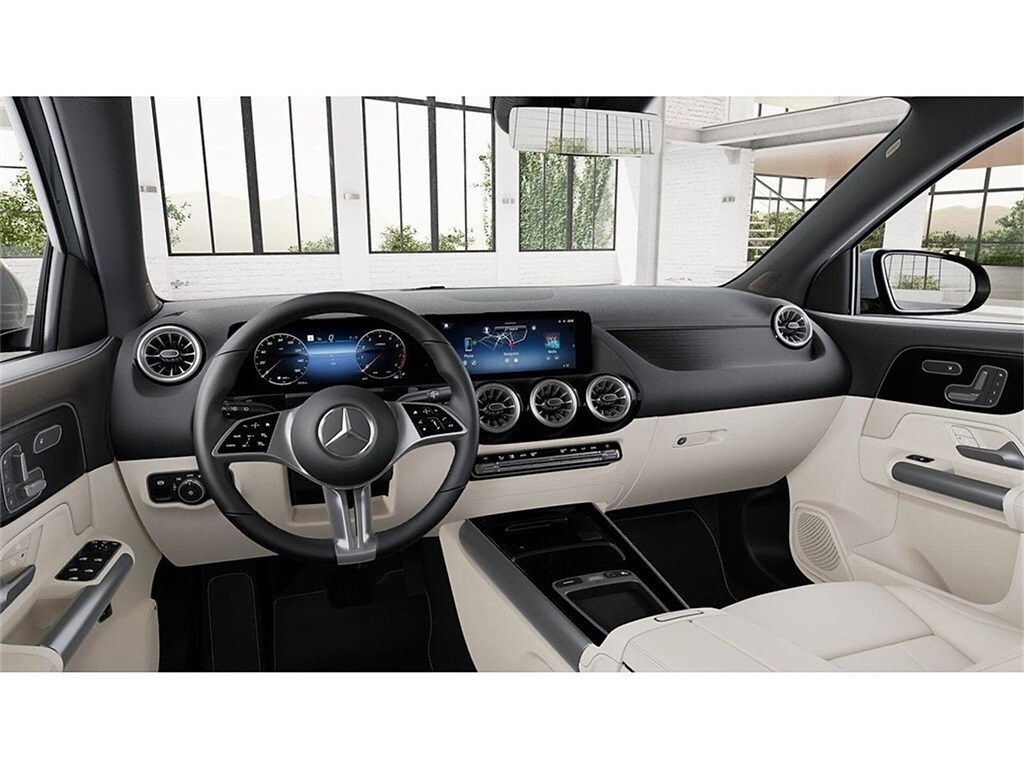 2026 Mercedes Benz GLA 250 4MATIC photo 2