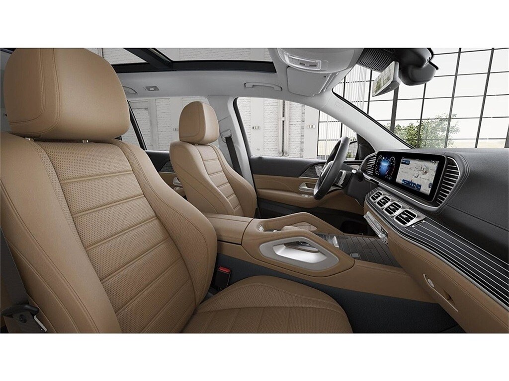 2026 Mercedes Benz GLS 450 4MATIC photo 4