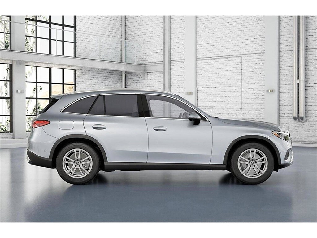 2026 Mercedes Benz GLC 300 4MATIC photo 2
