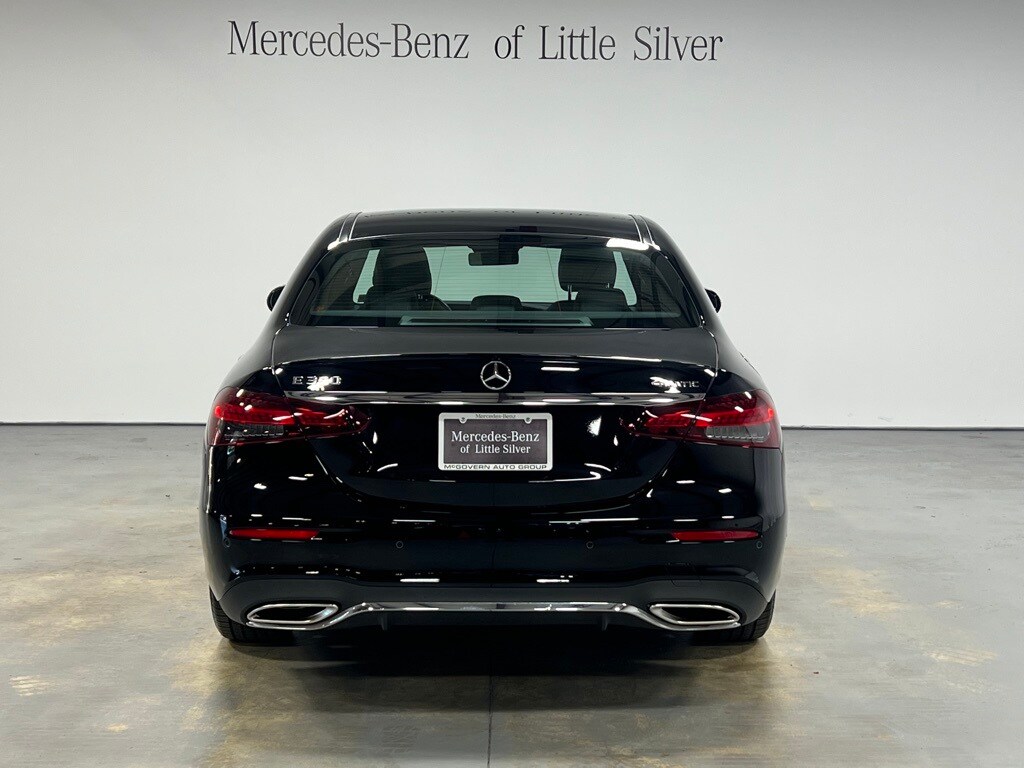 2022 Mercedes Benz E 350 4MATIC photo 4