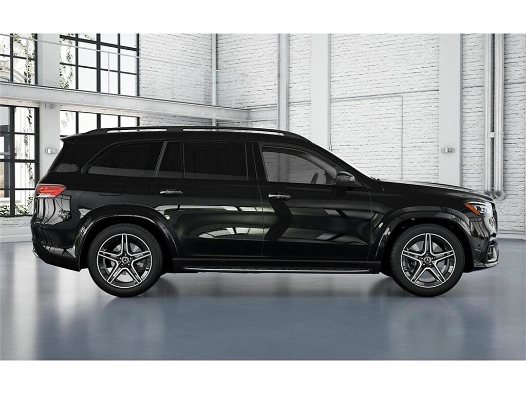 2026 Mercedes Benz GLS 450 4MATIC photo 2