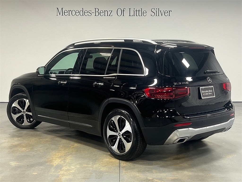 2024 Mercedes Benz GLB 250 4MATIC photo 3
