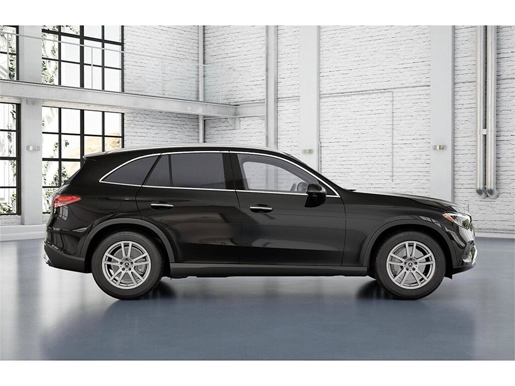 2026 Mercedes Benz GLC 300 4MATIC photo 2