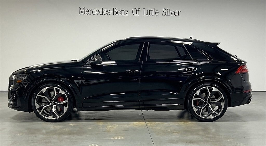 2022 Audi RS Q8 photo 2