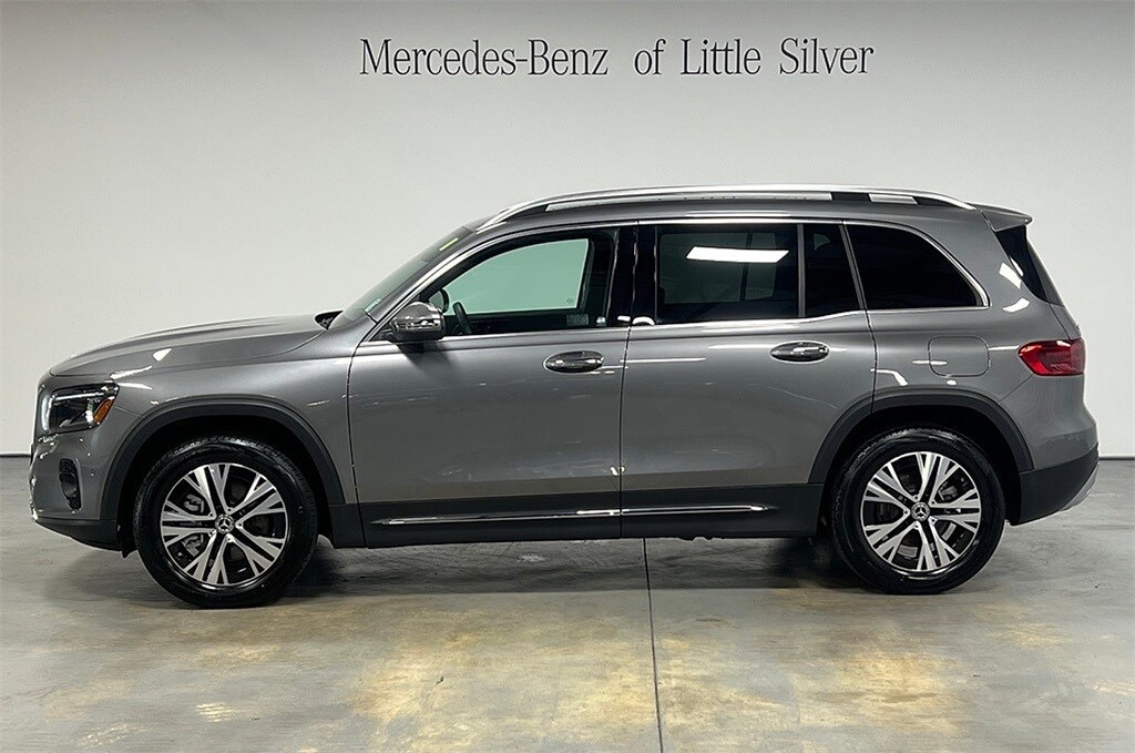 2025 Mercedes Benz GLB 250 4MATIC photo 2