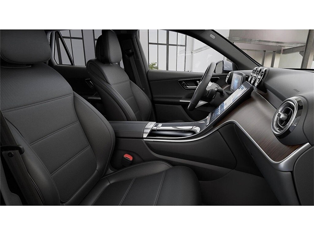 2026 Mercedes Benz GLC 300 4MATIC photo 4